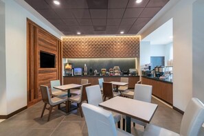 Dining - Wingate by Wyndham Denver Airport (Denver)
