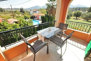 Outdoor dining - Elena Apartments (Corfu)
