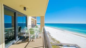 Condo, 1 Bedroom | Outdoor dining