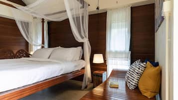 Deluxe Double Room | Blackout drapes, iron/ironing board, free WiFi