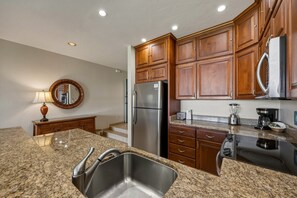 Private kitchen - Napili Oceanfront 1br Condo Sleeps 4 - Unit B14 1 Bedroom Condo (Lahaina)