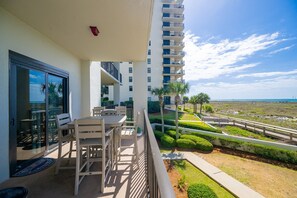 Condo, 2 Bedrooms | Outdoor dining - Phoenix Vi 6114 2 Bedroom Condo (Orange Beach)