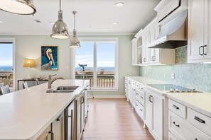 House, 4 Bedrooms | Private kitchen - Dawn Treader 4 Bedroom Home (Port Bolivar)