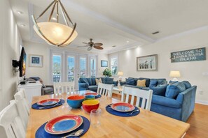 House, 3 Bedrooms | Dining - Salty Dogs 3 Bedroom Home (Holmes Beach)