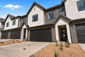 Townhome, 4 Bedrooms | Exterior - Sand Hollow And Zion Oasis 4 Bedroom Townhouse (Washington)