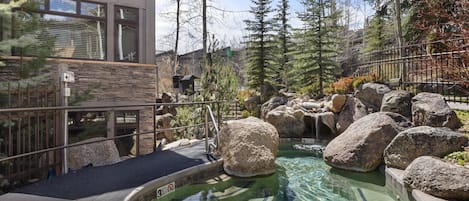 Condo, 2 phòng ngủ | Hồ bơi