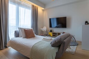 House, Accessible - Calm Luxury w Pool Gym Parking (Lisbon)