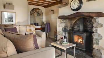 House | 5 bedrooms, high-speed internet