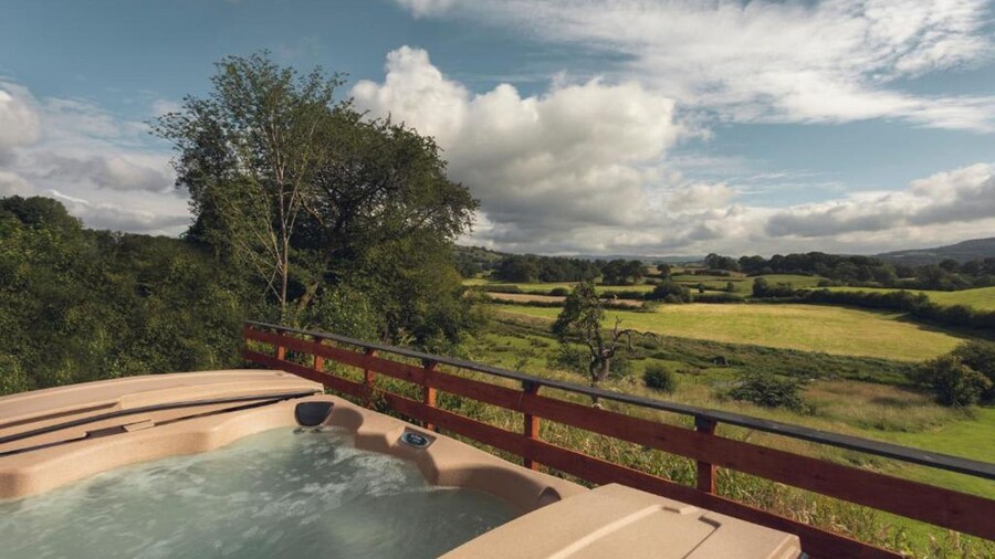 Lyth Valley - X6 Bed Country House Ridgestone