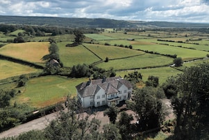 House | 6 bedrooms, Internet