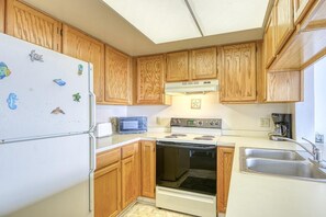 Microwave - Oceanfront Escape at Surf Condo 814 – Relaxation Starts Here (Surf City)
