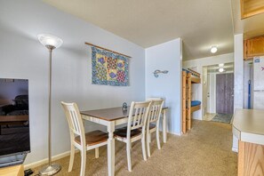 Dining - Oceanfront Escape at Surf Condo 814 – Relaxation Starts Here (Surf City)