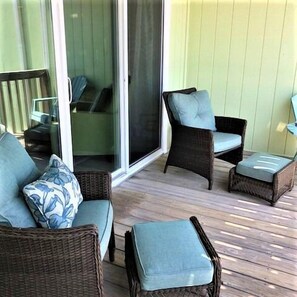 Terrace/patio - Oceanfront Comfort in Surf City -  Surf Condo 112 (Surf City)