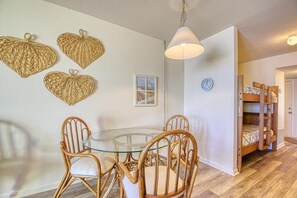 Dining - Oceanfront Condo – Surf City, NC (Surf City)