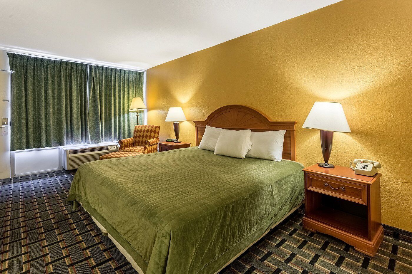 Desk, free WiFi, bed sheets