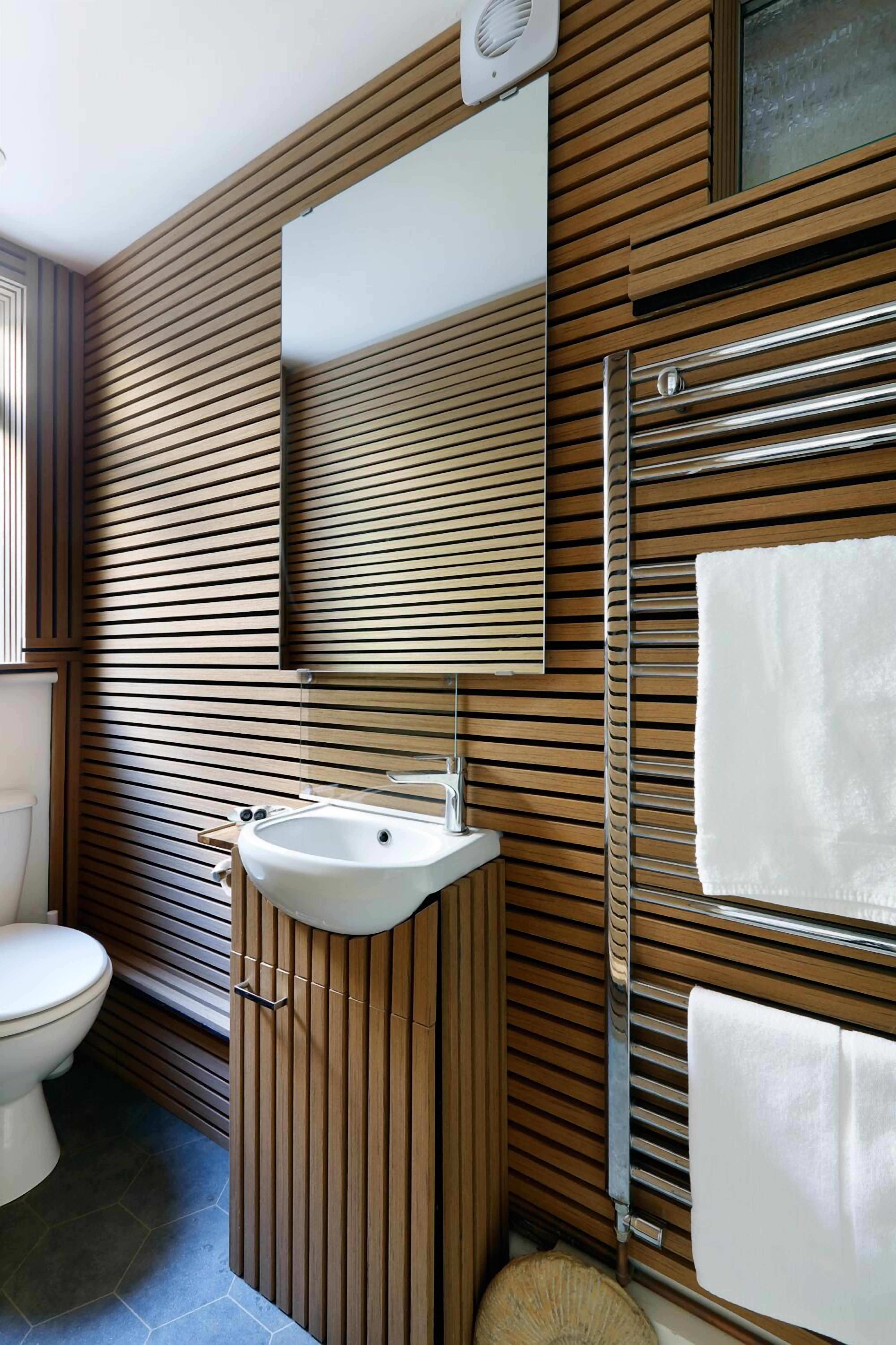 Toallas y papel de baño 