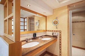 Bathroom - Lindner Hotel Wiesensee (Stahlhofen am Wiesensee)