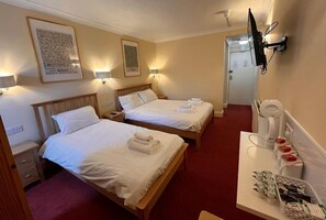 Room - OYO Rothwell House Hotel (Kettering)