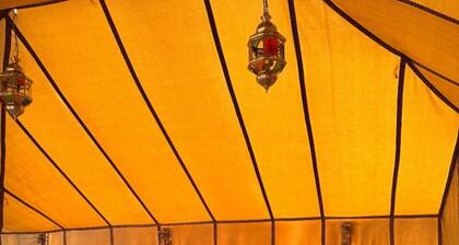 Spacious 6-bedroom lodge in amazing Merzouga with AC.Camp. Relax. Repeat.