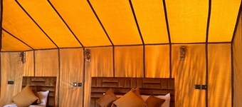Spacious 6-bedroom lodge in amazing Merzouga with AC.Camp. Relax. Repeat.