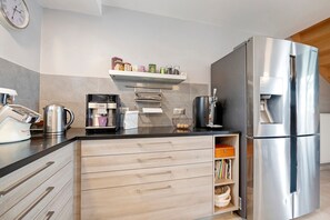 Kühlschrank, Hochstuhl
