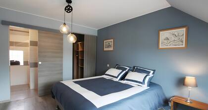 Bed and Breakfast 'Chambre Mont Saint-Michel' with Shared Terrace, Shared Garden and Wi-Fi