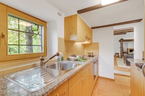 Standard Chalet, Multiple Bedrooms, Mountainside (Casa Eyrie Centovalli) | Private kitchen
