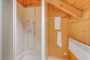 Standard Chalet, Multiple Bedrooms, Mountainside (Casa Eyrie Centovalli) | Bathroom | Shower, towels, soap, shampoo
