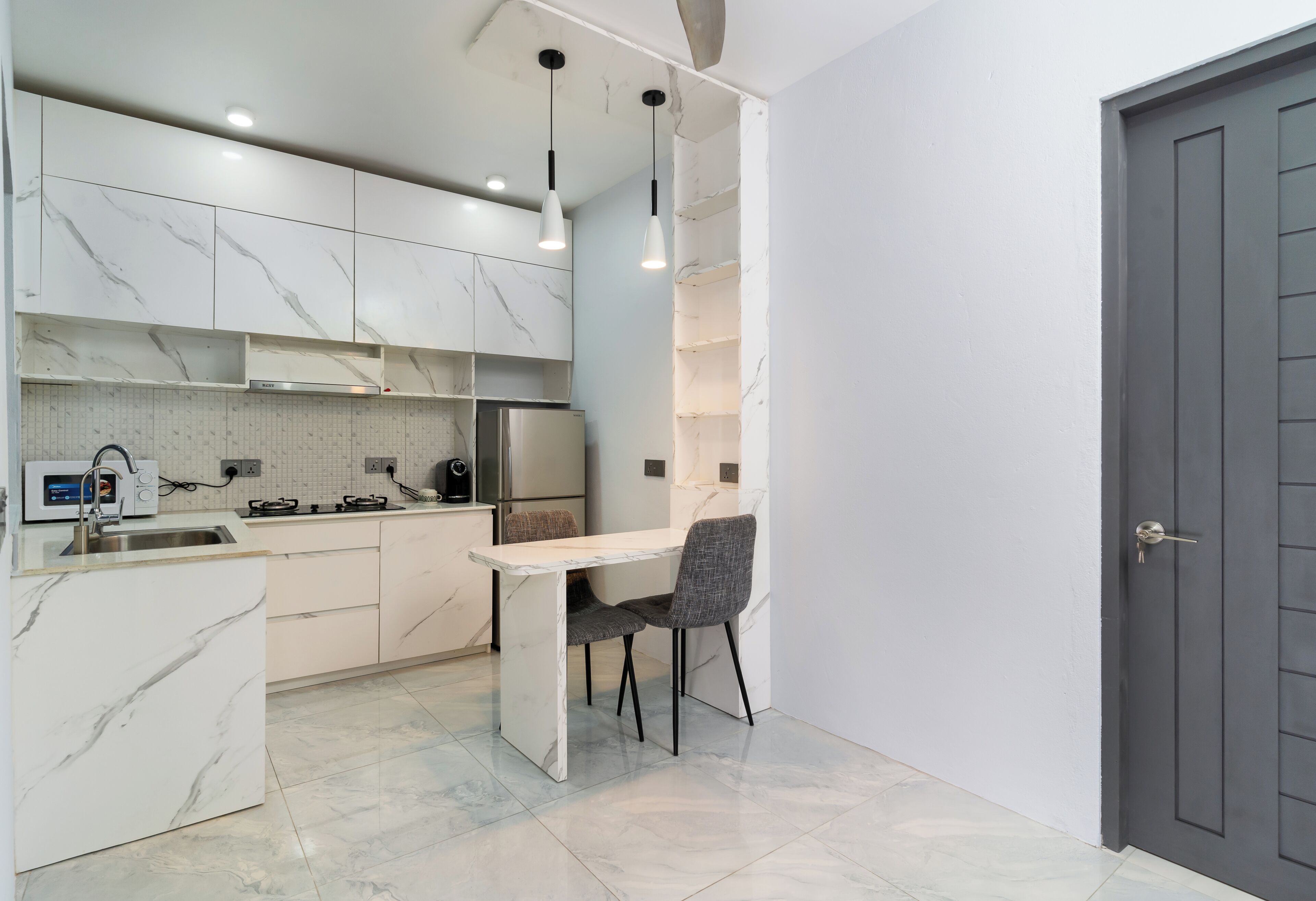 Superior appartement, uitzicht op tuin | Privékeuken | Een koelkast, een magnetron, een espressoapparaat