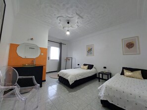5 bedrooms, iron/ironing board, WiFi, bed sheets