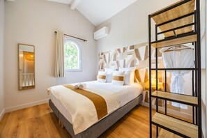 3 habitaciones, tabla de planchar con plancha, wifi y ropa de cama 