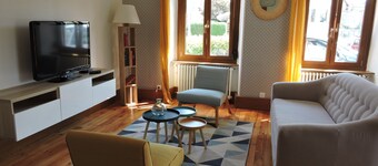 "Gîte La Cerise sur le Gâteau" Spacious country house with private garden.