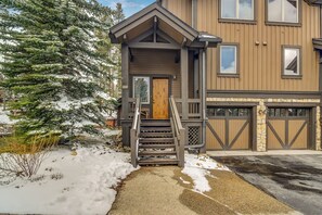 Exterior - Large Pvt Hot Tub, Free Shuttle, On Hiking Trails (Breckenridge)