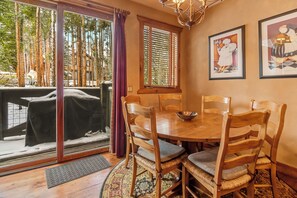 Dining - Large Pvt Hot Tub, Free Shuttle, On Hiking Trails (Breckenridge)