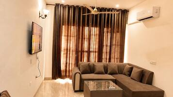 Apartment, 2 Schlafzimmer, barrierefrei, Raucher | Wohnzimmer