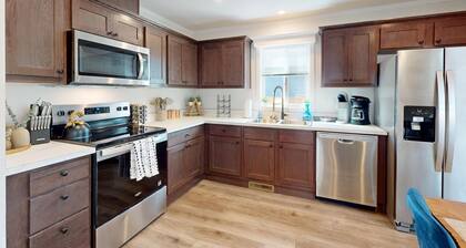 BBQ, Fenced Yard, Dogs Ok, 2bd, Sleeps 4 (1989)