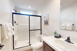 Hair dryer, towels - BBQ, Fenced Yard, Dogs Ok, 2bd, Sleeps 4 (1989) (Westport)