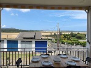 Apartamento, 2 habitaciones, patio | Restaurante al aire libre
