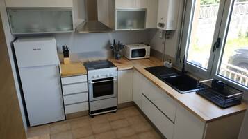 Apartment, 2 Bedrooms, Patio | Interior