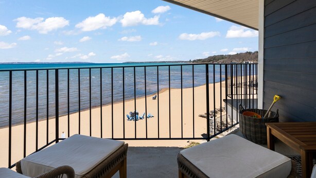Property grounds - Beach Daze | Beachfront, Heated Outdoor Pool,  Newly Renovated! (Traverse City)