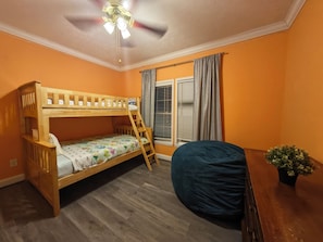 3 bedrooms, WiFi, bed sheets