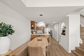 Dining - Seal Beach 5E by Seaside Vacations & Sales (Ocean City)