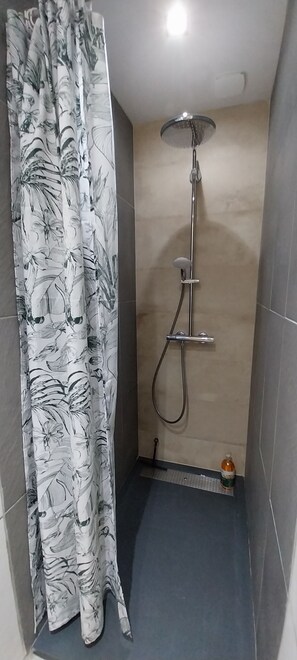 Shower, hair dryer, toilet paper - Cottage 2 steps from Nauzan beach (Vaux-sur-Mer)