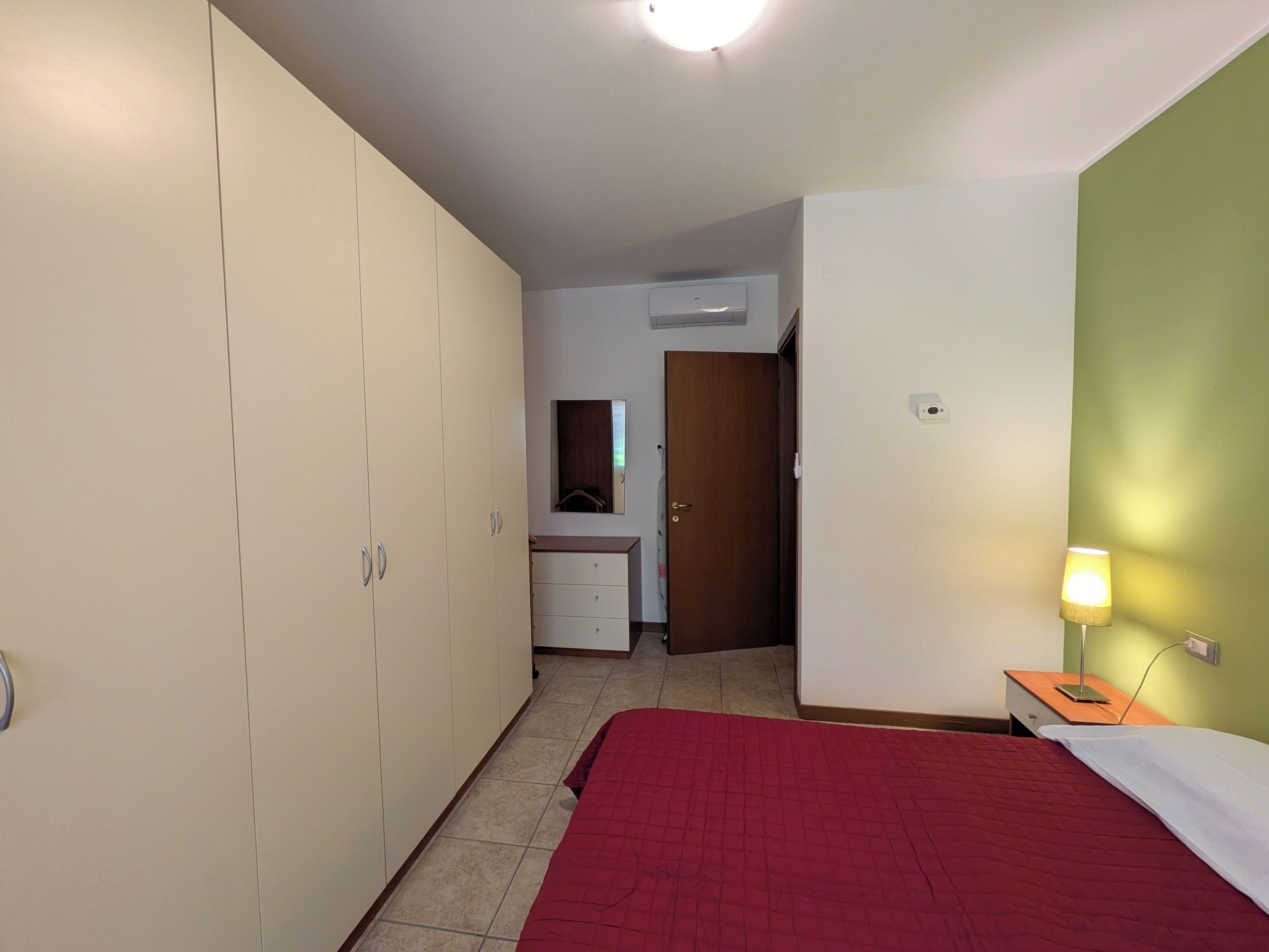 1 camera, ferro/asse da stiro, Wi-Fi, lenzuola