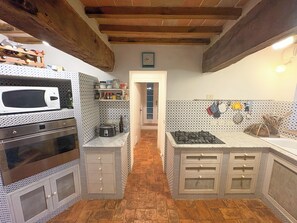 Kühlschrank, Ofen, Herdplatte, Geschirrspüler