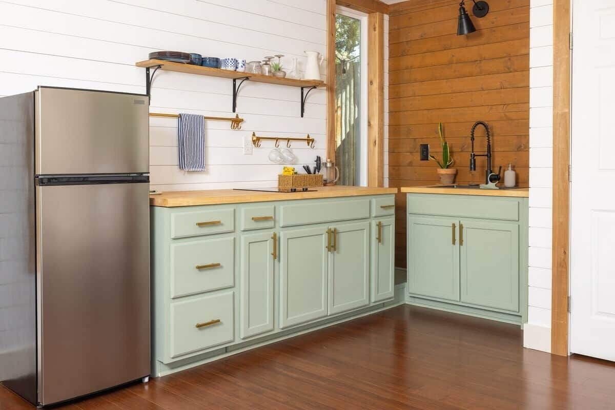 Fridge, microwave, stovetop