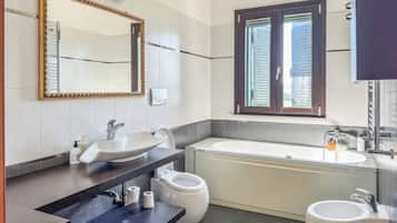 Villa, Garden View | Bathroom
