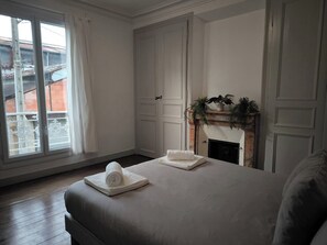 4 chambres, fer et planche à repasser, Wi-Fi, draps fournis