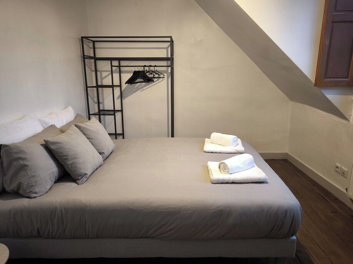 4 chambres, fer et planche à repasser, Wi-Fi, draps fournis