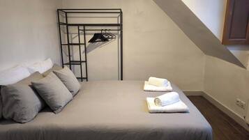 4 chambres, fer et planche à repasser, Wi-Fi, draps fournis